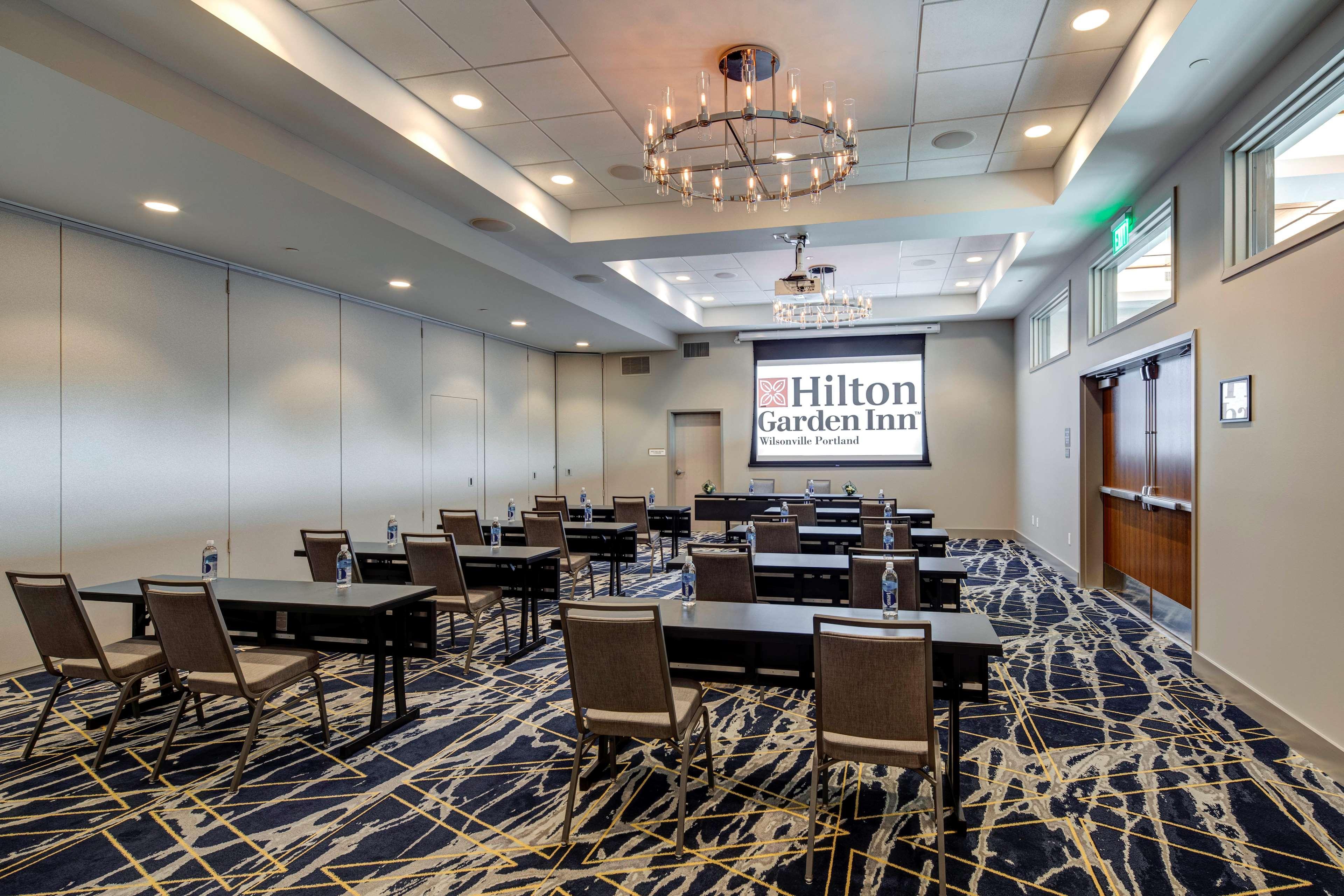 Hilton Garden Inn Wilsonville Portland Exterior photo