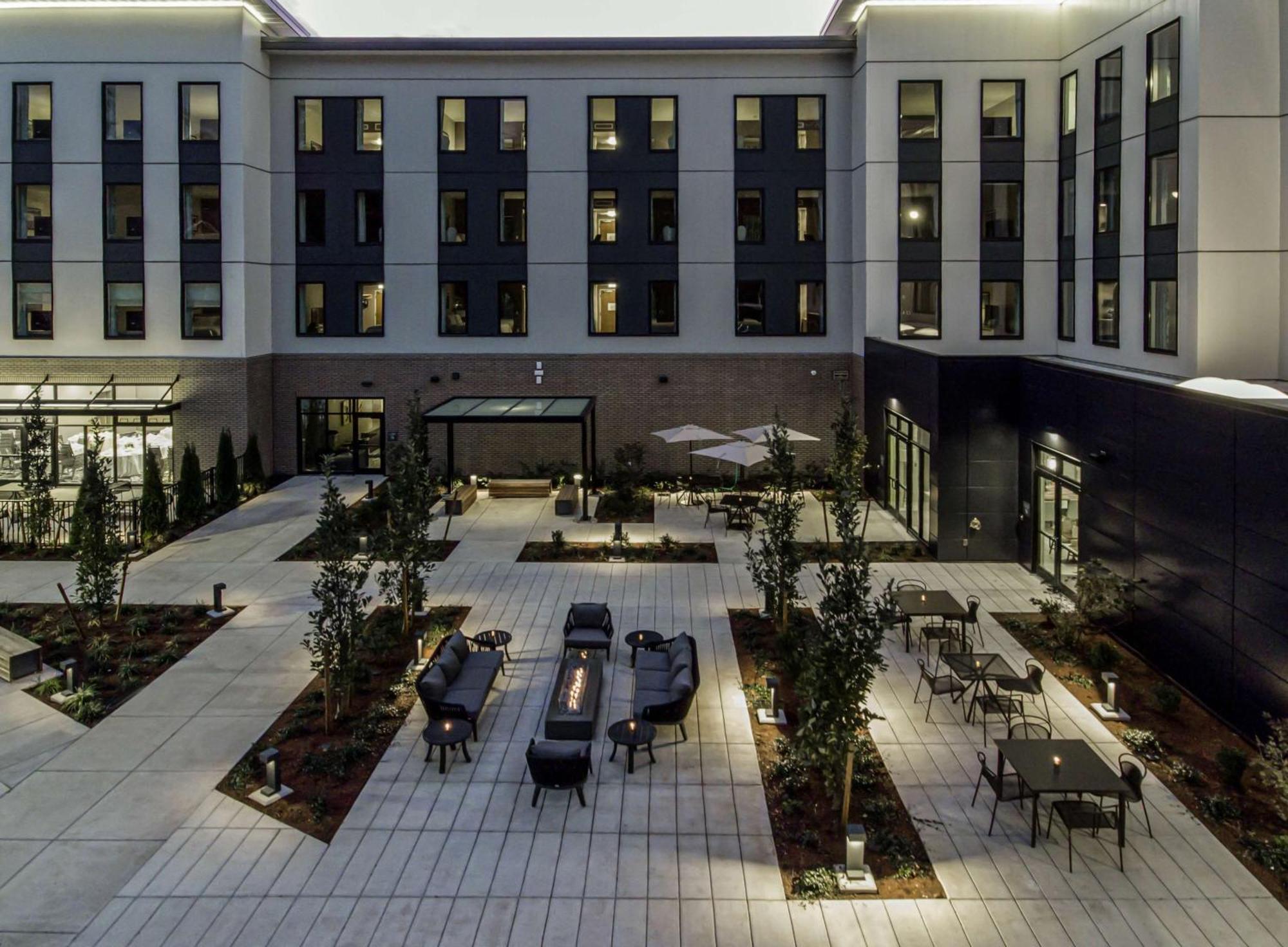 Hilton Garden Inn Wilsonville Portland Exterior photo